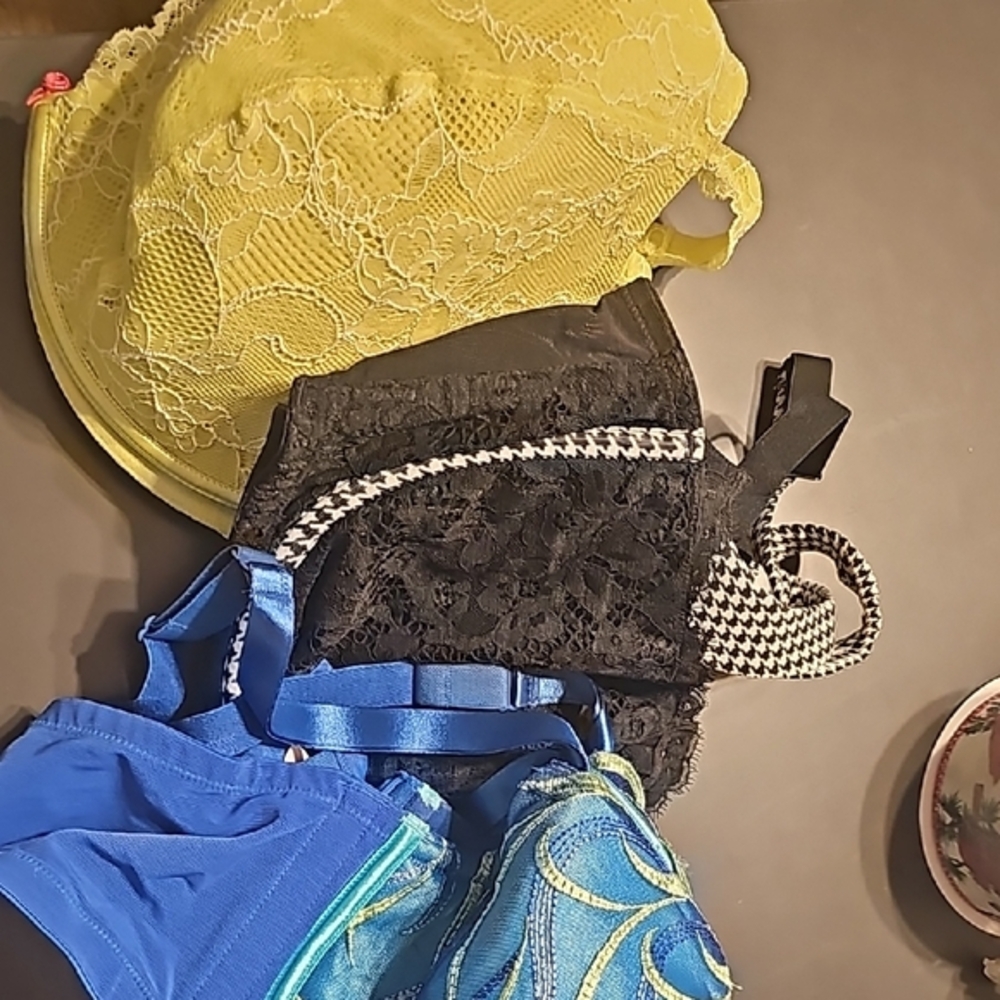 Cacique lot of 3 Underwire 44DDD(F) bras